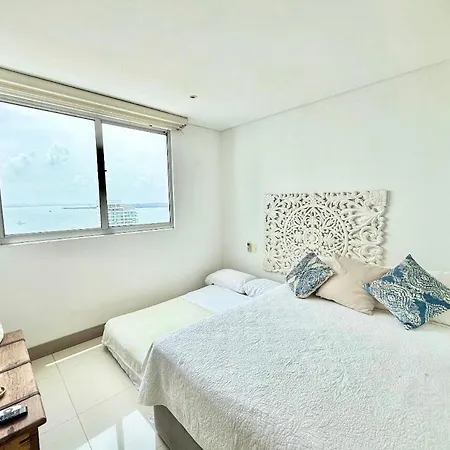 3br In Front Of The 8 Paxs