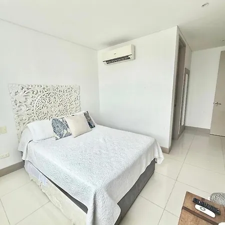 3br In Front Of The 8 Paxs